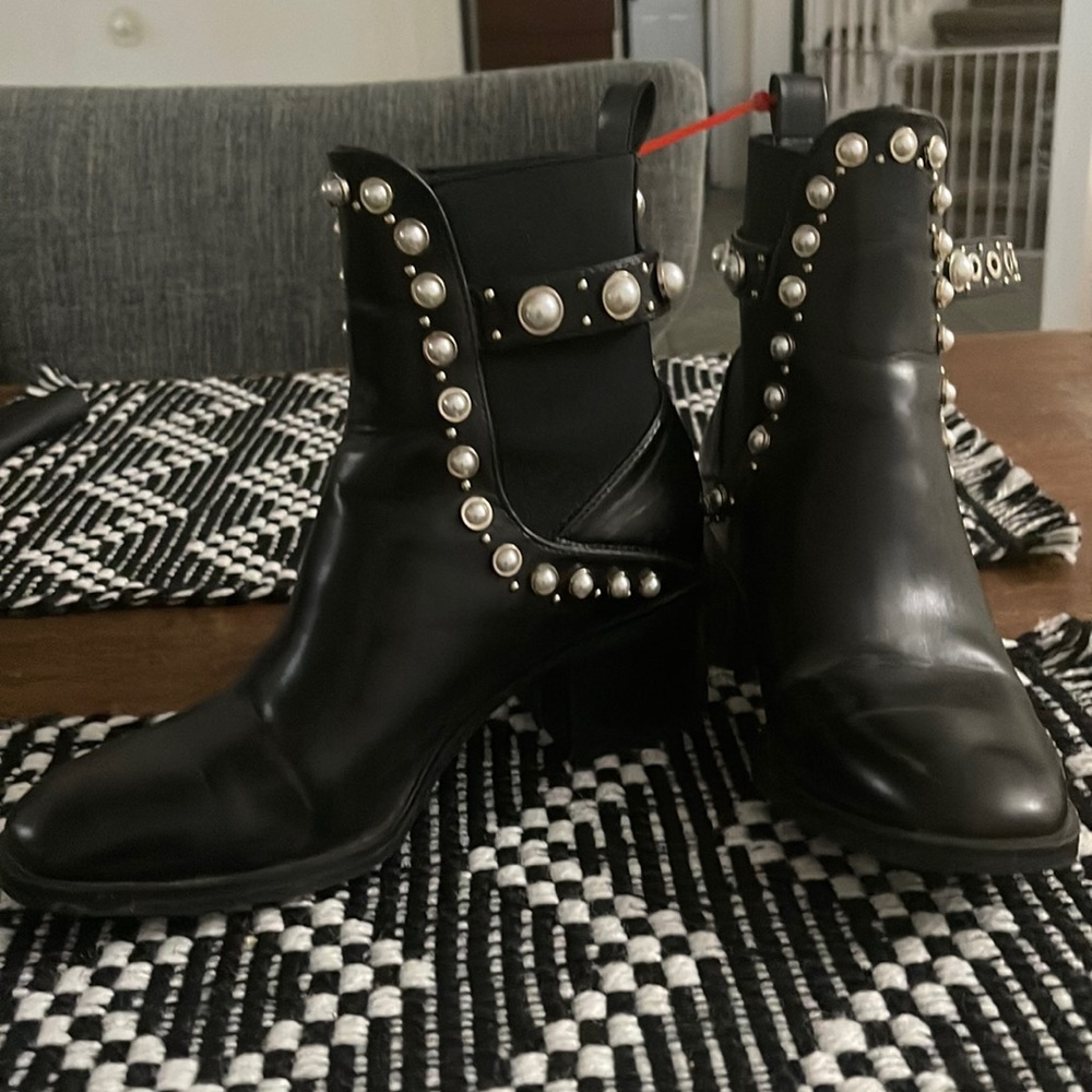 Zara size 36 (5.5) boots with pearls and studs.